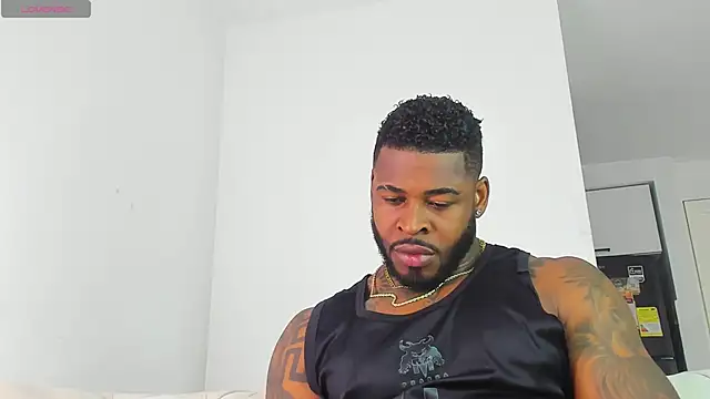 Snapshot of Makonneen chatting on 03/03/26, 05:08 Makonneen online show from 03/03/26, 05:08