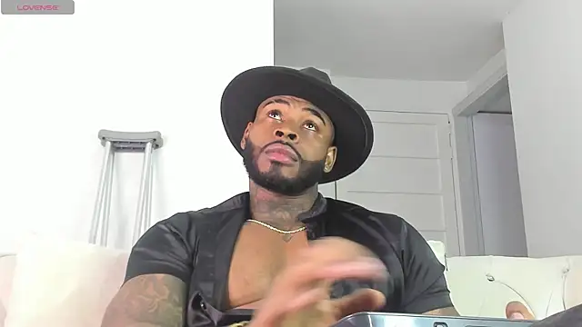 Snapshot of Makonneen chatting on 06/01/26, 12:56 Makonneen online show from 06/01/26, 12:56