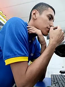 Rogersmit2 online show from 04/05/26, 05:43