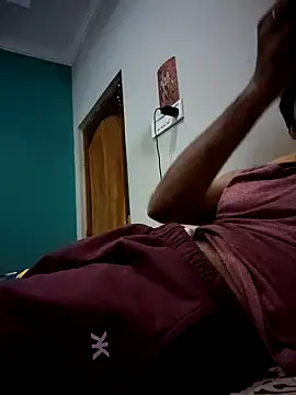 Snapshot of hairy_gun chatting on 12/04/24, 11:02 hairy gun online show from 12/04/24, 11:02