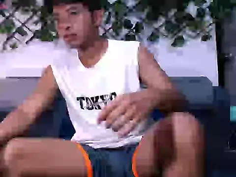 Snapshot of RyansweetHot chatting on 11/01/25, 09:28 RyansweetHot online show from 11/01/25, 09:28