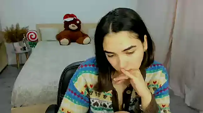 Alexa Dolly12 online show from 12/18/24, 09:14