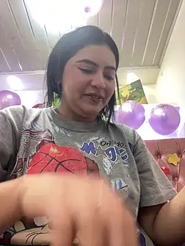  luna torres online show from 02/20/26, 12:49