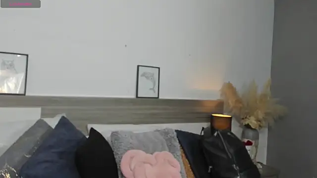 SaraaJhonsonn online show from 04/18/26, 02:32