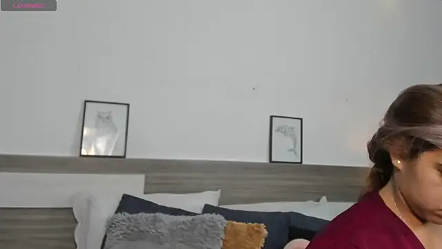 SaraaJhonsonn online show from 04/27/26, 01:53