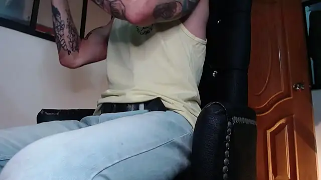 Snapshot of ren_stipee chatting on 02/19/25, 03:06 ren stipee online show from 02/19/25, 03:06