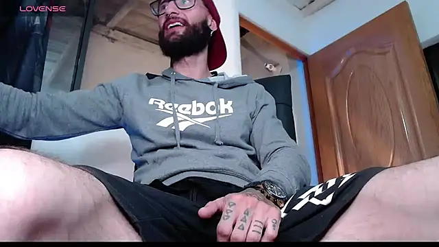 Snapshot of ren_stipee chatting on 03/18/25, 01:10 ren stipee online show from 03/18/25, 01:10