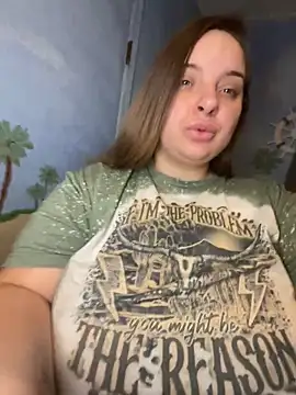 Snapshot of lairarose chatting on 01/08/25, 03:28 lairarose online show from 01/08/25, 03:28