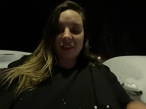 Snapshot of lairarose chatting on 01/11/25, 04:06 lairarose online show from 01/11/25, 04:06