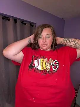 Snapshot of lairarose chatting on 10/18/25, 04:48 lairarose online show from 10/18/25, 04:48