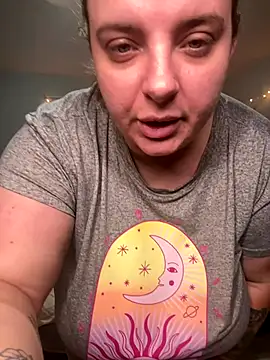 lairarose online show from 11/12/25, 01:44