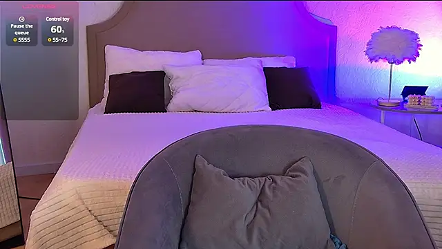 MiaBecky online show from 03/04/25, 05:21