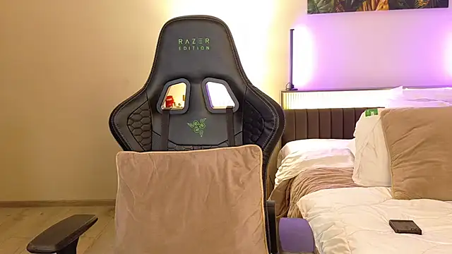 joycesilver online show from 10/03/25, 08:00