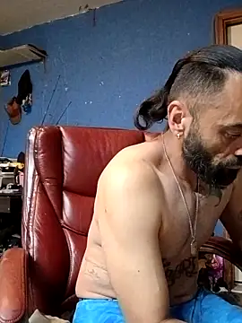 Snapshot of C8L3U chatting on 03/04/26, 06:52 C8L3U online show from 03/04/26, 06:52