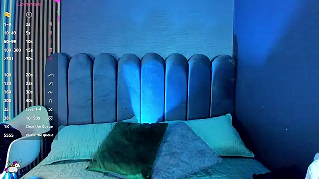 Nicolette ks  online show from 12/16/25, 03:55