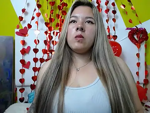 Snapshot of LinaBrowm chatting on 02/15/25, 01:21 LinaBrowm online show from 02/15/25, 01:21