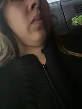 Snapshot of LinaBrowm chatting on 01/14/26, 04:12 LinaBrowm online show from 01/14/26, 04:12