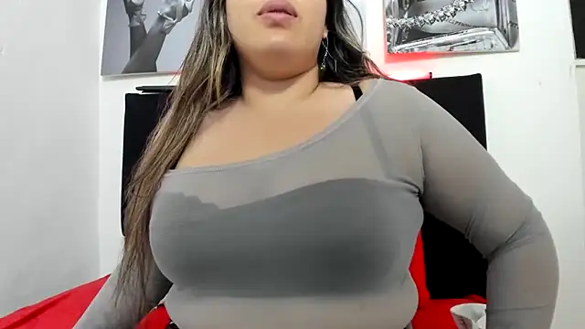 Snapshot of LinaBrowm chatting on 02/11/26, 05:07 LinaBrowm online show from 02/11/26, 05:07