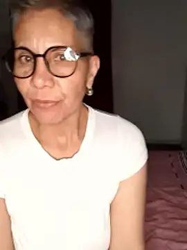 Snapshot of luz_bella chatting on 12/03/24, 02:47 luz bella online show from 12/03/24, 02:47