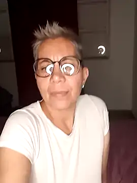 Snapshot of luz_bella chatting on 12/11/24, 02:30 luz bella online show from 12/11/24, 02:30