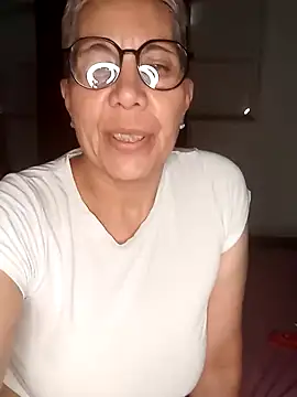 Snapshot of luz_bella chatting on 12/14/24, 02:34 luz bella online show from 12/14/24, 02:34