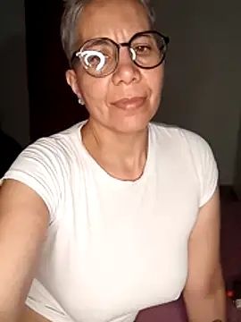 Snapshot of luz_bella chatting on 12/28/24, 10:55 luz bella online show from 12/28/24, 10:55