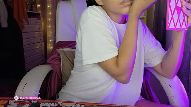 AllisonCatUwU online show from 11/01/25, 04:20