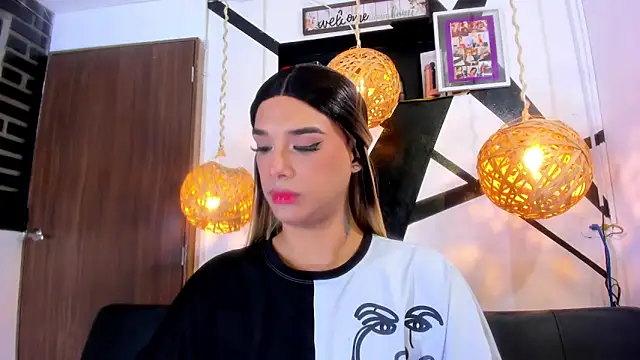 victoria aleia  online show from 10/27/25, 01:09