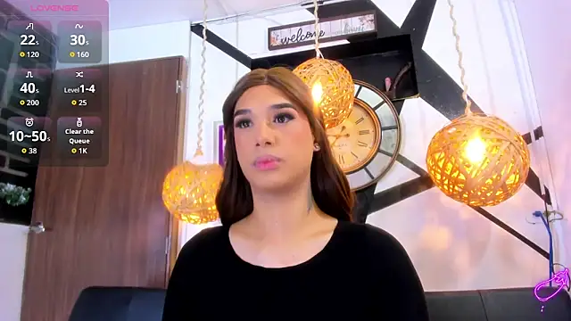 victoria aleia  online show from 12/13/25, 10:15