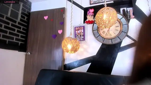 victoria aleia  online show from 03/13/26, 12:06