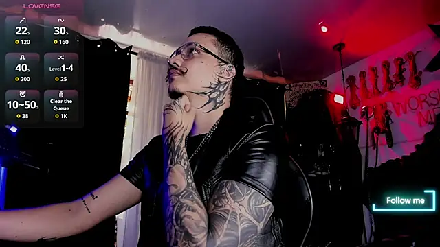 Snapshot of allanhurtss chatting on 10/28/25, 05:48 allanhurtss online show from 10/28/25, 05:48