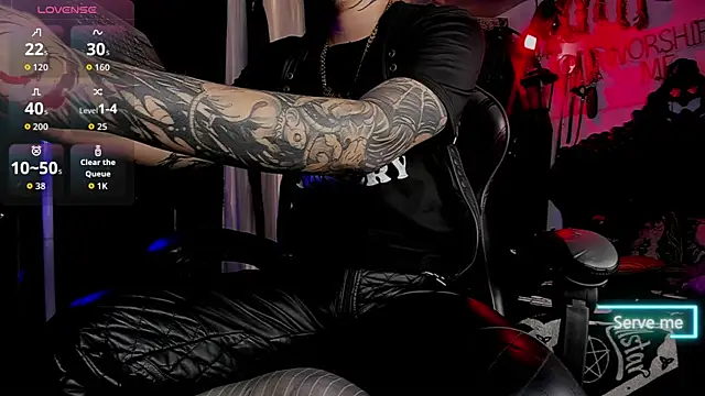 Snapshot of allanhurtss chatting on 11/26/25, 05:25 allanhurtss online show from 11/26/25, 05:25