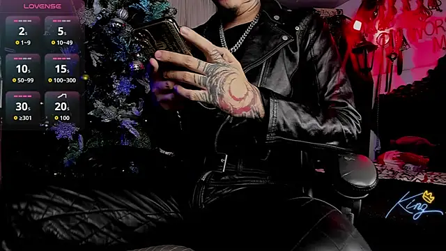 Snapshot of allanhurtss chatting on 12/16/25, 11:21 allanhurtss online show from 12/16/25, 11:21