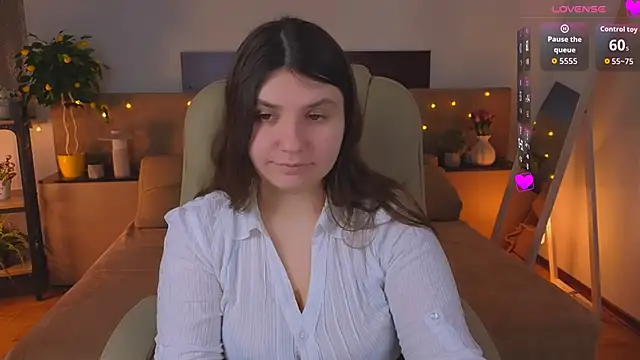 Viola  Shy online show from 04/06/26, 09:05