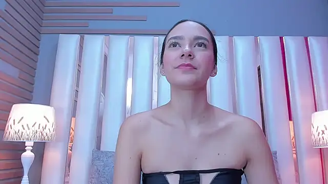 EmmyCruzZ online show from 02/10/26, 01:37