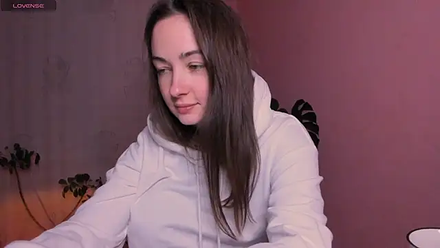 cClandesTina online show from 03/18/25, 10:26