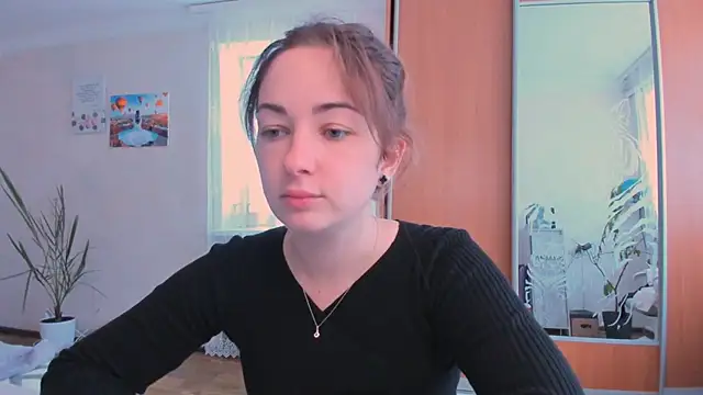 cClandesTina online show from 09/18/25, 11:01