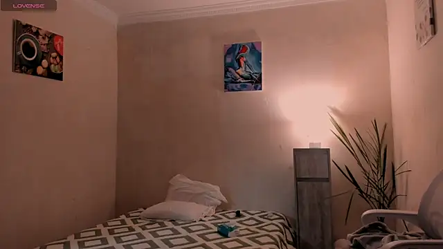 cClandesTina online show from 11/05/25, 10:21