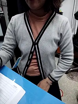 Haralushiaaa online show from 12/17/25, 02:12