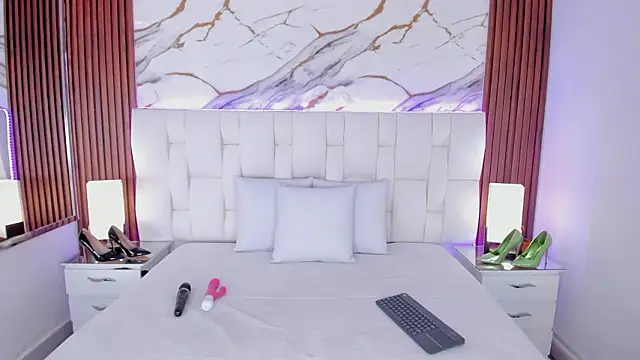 Snapshot of Coco_Balenciaga_ chatting on 02/07/26, 11:58 Coco Balenciaga online show from 02/07/26, 11:58