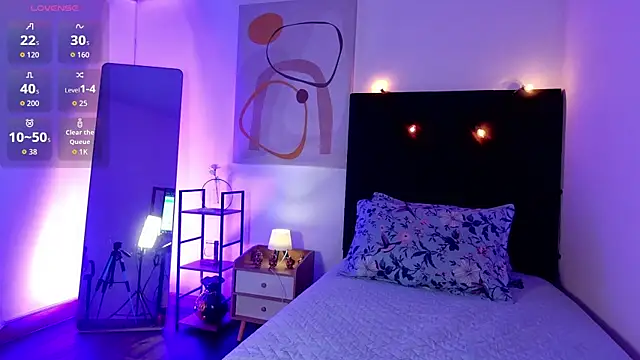 littleebluee online show from 05/22/26, 07:52