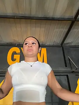 Pretty Isadora online show from 11/14/25, 05:55