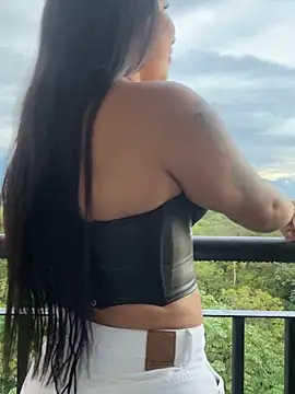 Pretty Isadora online show from 12/04/25, 09:01