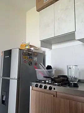 Pretty Isadora online show from 12/14/25, 12:54