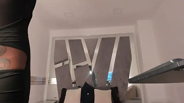 Vero Lodge online show from 01/13/26, 02:00