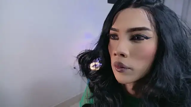 Stefhania susej online show from 11/12/25, 04:13