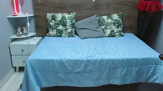 Snapshot of Hunter_Ignis chatting on 03/09/25, 03:01 Hunter Ignis online show from 03/09/25, 03:01