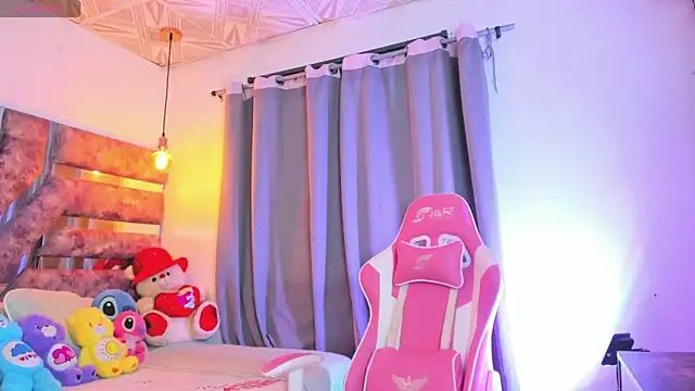 Snapshot of Mia_coxx1 chatting on 01/26/25, 04:09 Mia coxx1 online show from 01/26/25, 04:09