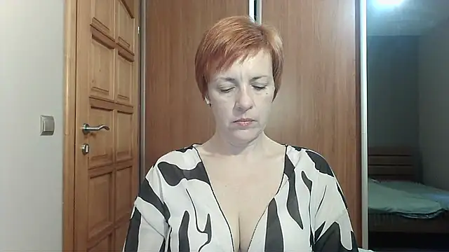 Snapshot of LoraLoraMay chatting on 05/19/26, 06:14 LoraLoraMay online show from 05/19/26, 06:14