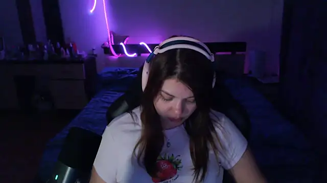 helengilmor online show from 11/11/25, 05:24